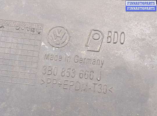 купить Заглушка (решётка) бампера на Volkswagen Passat 5 2000-2005