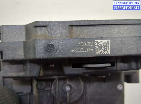Замок боковой двери на Mercedes-Benz Vito (W447)