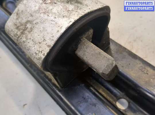 Подушка КПП на Mercedes-Benz C (W204)