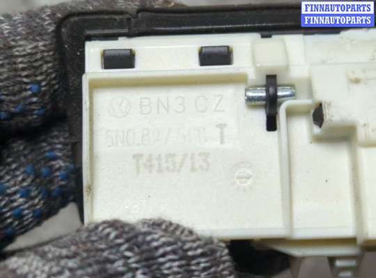 купить Кнопка открывания багажника с крышки на Audi A3 (8V) 2012-2020