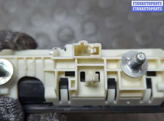 купить Кнопка открывания багажника с крышки на Audi A3 (8V) 2012-2020