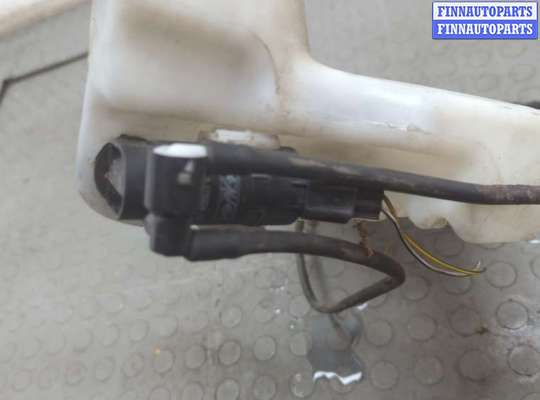 Бачок омывателя на Ford Focus II