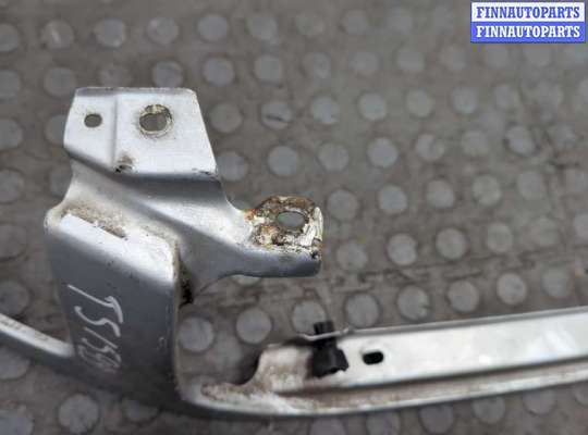 купить Ресничка под фару на Toyota RAV 4 2000-2005