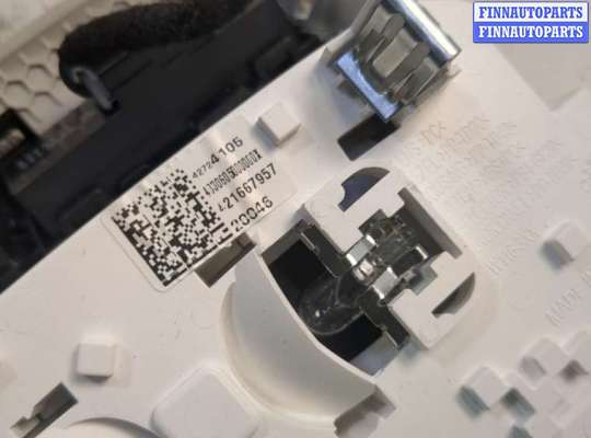 Фонарь салона (плафон) на Cadillac Escalade III (GMT 900)