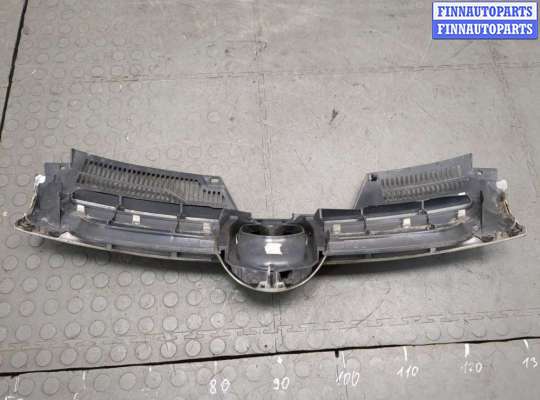 купить Решетка радиатора на Volkswagen Golf 5 2003-2009