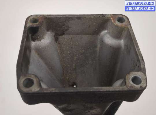 купить Кронштейн (лапа крепления) на Mercedes C W203 2000-2008