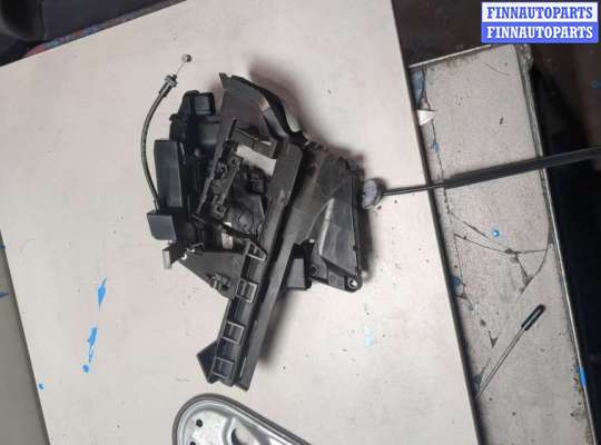 Замок боковой двери на Ford Focus II