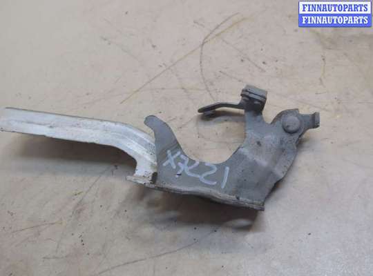 купить Петля капота на Nissan Juke 2010-2019