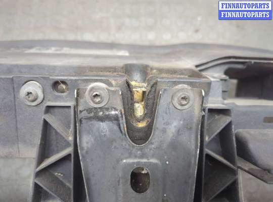 купить Накладка замка капота на Volkswagen Golf 6 2008-2012