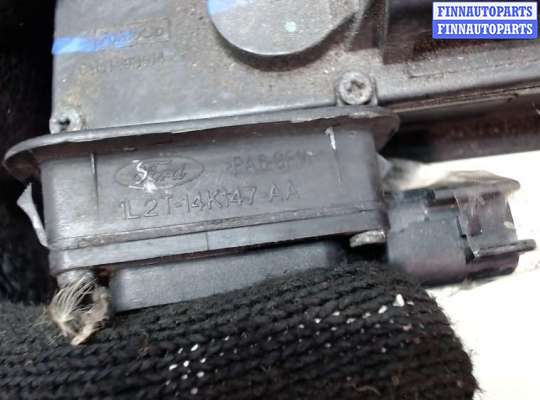 купить Кнопка открывания багажника с крышки на Ford Kuga 2008-2012