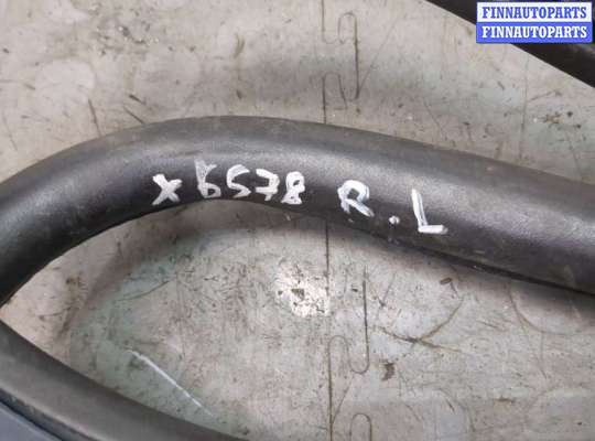 купить Уплотнитель на Peugeot 308 2013-2021