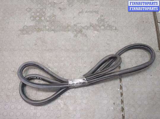 купить Уплотнитель на Peugeot 308 2013-2021