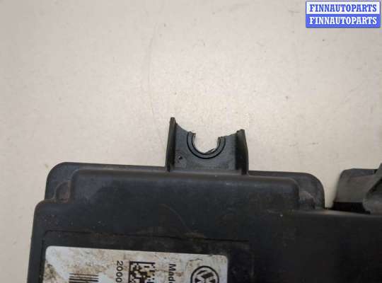 купить Блок управления стояночным тормозом на Volkswagen Passat 6 2005-2010