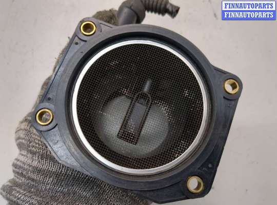 Датчик расхода воздуха (ДМРВ) на Volkswagen Golf IV (1J)