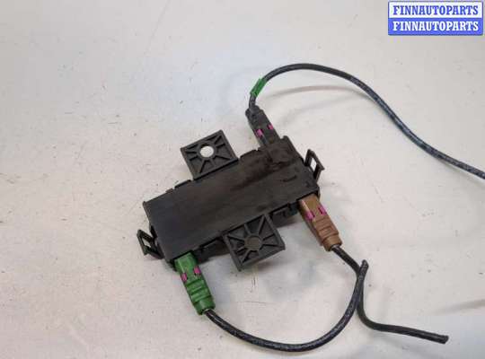 купить Усилитель антенны на Mercedes C W205 2014-2023