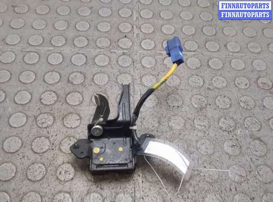Замок багажника на Toyota Vitz P9 
