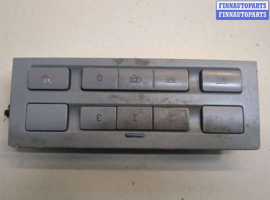 купить Фонарь салона (плафон) на Volkswagen Touareg 2007-2010