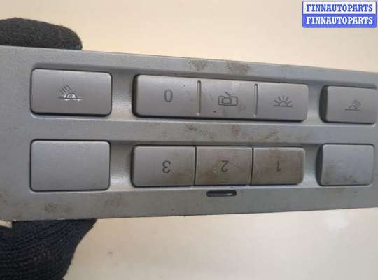 купить Фонарь салона (плафон) на Volkswagen Touareg 2007-2010
