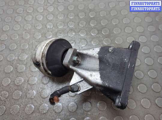 купить Подушка крепления двигателя на Volkswagen Passat 5 2000-2005