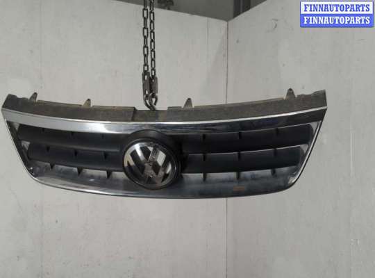купить Решетка радиатора на Volkswagen Touareg 2002-2007