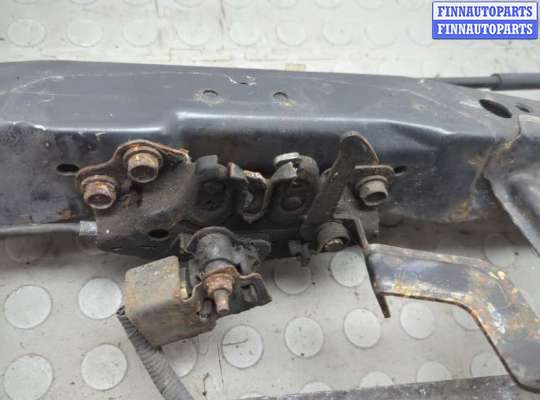 Планка телевизора верхняя на Nissan Juke