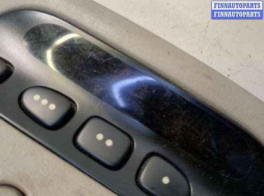 купить Фонарь салона (плафон) на Toyota Sequoia 2000-2008