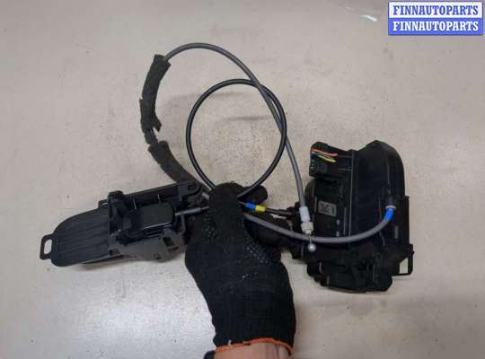 Замок боковой двери на Nissan Note (E11)