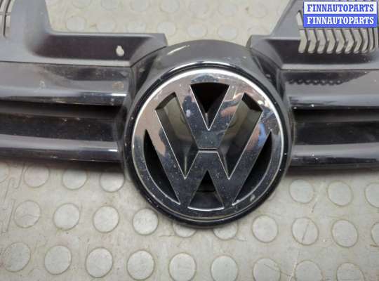 купить Решетка радиатора на Volkswagen Golf 5 2003-2009