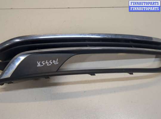 Решетка (заглушка) бампера на Volkswagen Passat B7 (36)