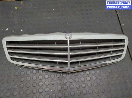 Решетка радиатора MB1654912 на Mercedes C W204 2006-2015