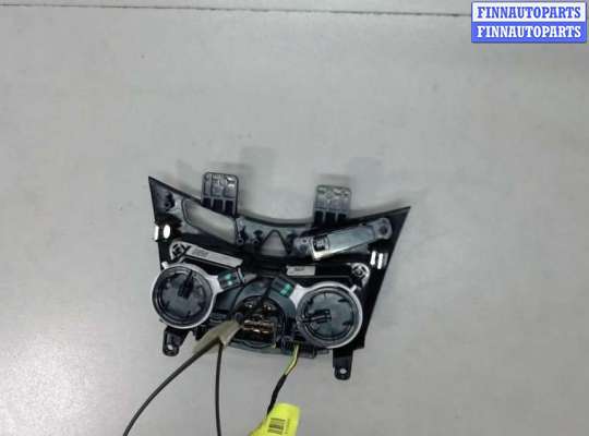 Блок управления печкой на Chevrolet Tracker III (Trax)