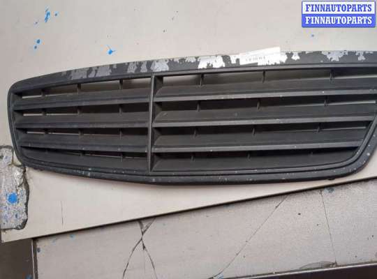 купить Решетка радиатора на Mercedes C W203 2000-2008
