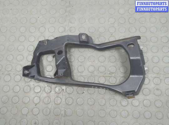 Купить Кронштейн фары на Volkswagen Touareg 2010-2014 Кронштейн фары VG2567668 на Volkswagen Touareg 2010-2014