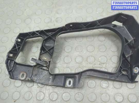 Кронштейн фары на Volkswagen Touareg II (7P)