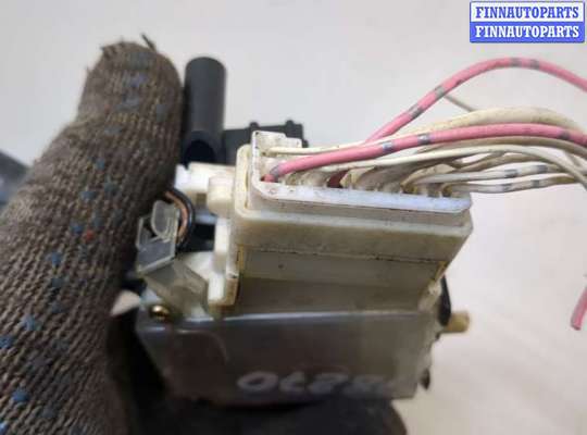 купить Переключатель поворотов на Toyota RAV 4 2000-2005