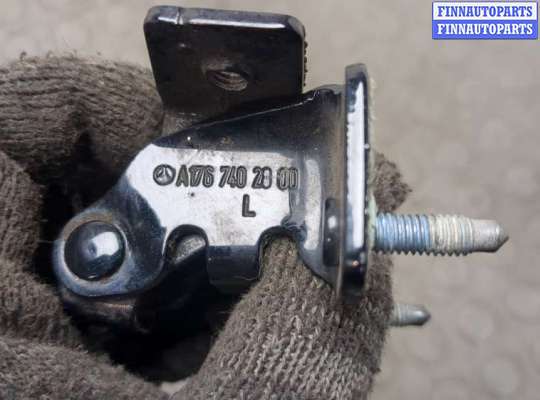 Петля крышки багажника на Mercedes-Benz A (W176)