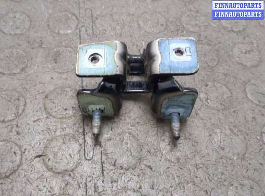 Петля крышки багажника на Mercedes-Benz A (W176)