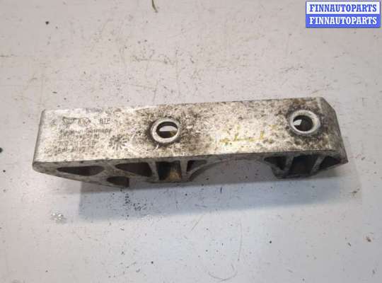 Кронштейн стабилизатора VG2337761 на Volkswagen Touareg 2007-2010