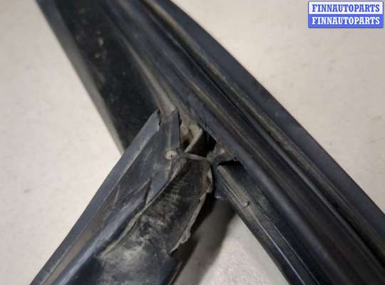 купить Уплотнитель на Volkswagen Passat 7 2010-2015 Европа