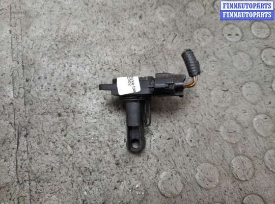 Измеритель потока воздуха (расходомер) TT967737 на Toyota Yaris 1999-2006