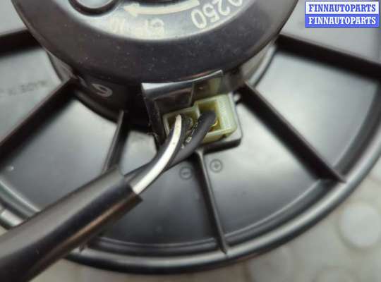 Мотор отопителя на Toyota Caldina T190