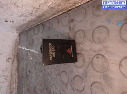 купить Кнопка аварийки на Volkswagen Golf 7 2012-2020