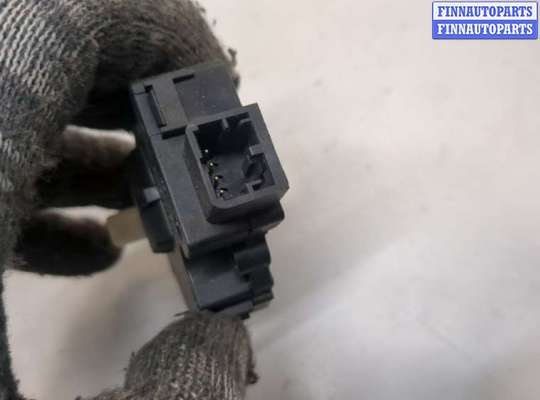 купить Электропривод заслонки отопителя на Volkswagen Touareg 2010-2014