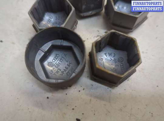 Колпак колесный на Audi Q3 (8U)