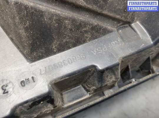 купить Рамка передняя (телевизор) на Peugeot 308 2007-2013