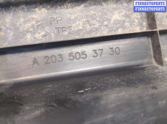 купить Воздухозаборник на Mercedes C W203 2000-2008