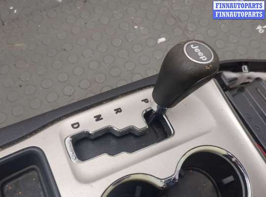 Консоль салона на Jeep Grand Cherokee IV (WK2)