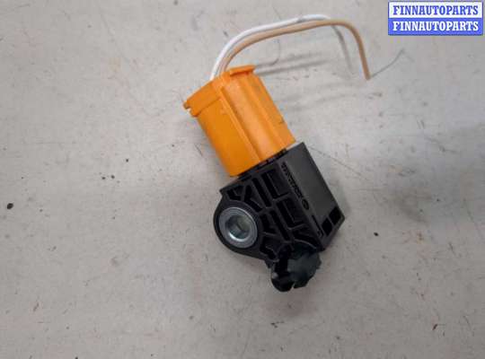 Датчик удара (Airbag) на Mazda 3 III (BP)