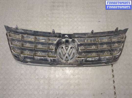 купить Решетка радиатора на Volkswagen Touareg 2002-2007