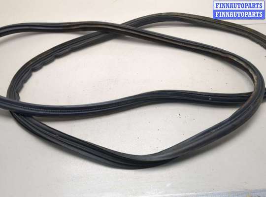 купить Уплотнитель на Porsche Panamera 2009-2016